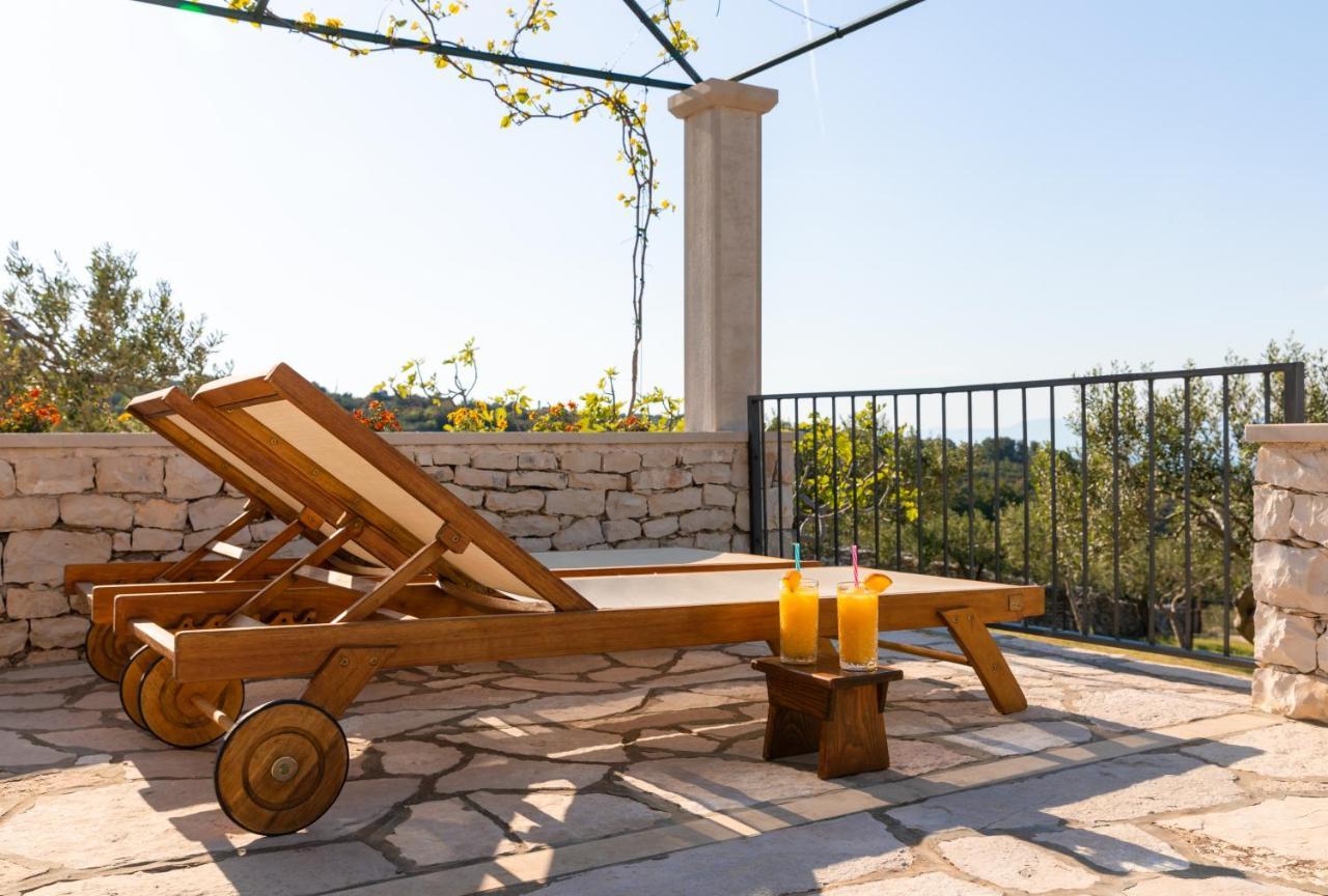 Marina Holiday Home Postira Bagian luar foto