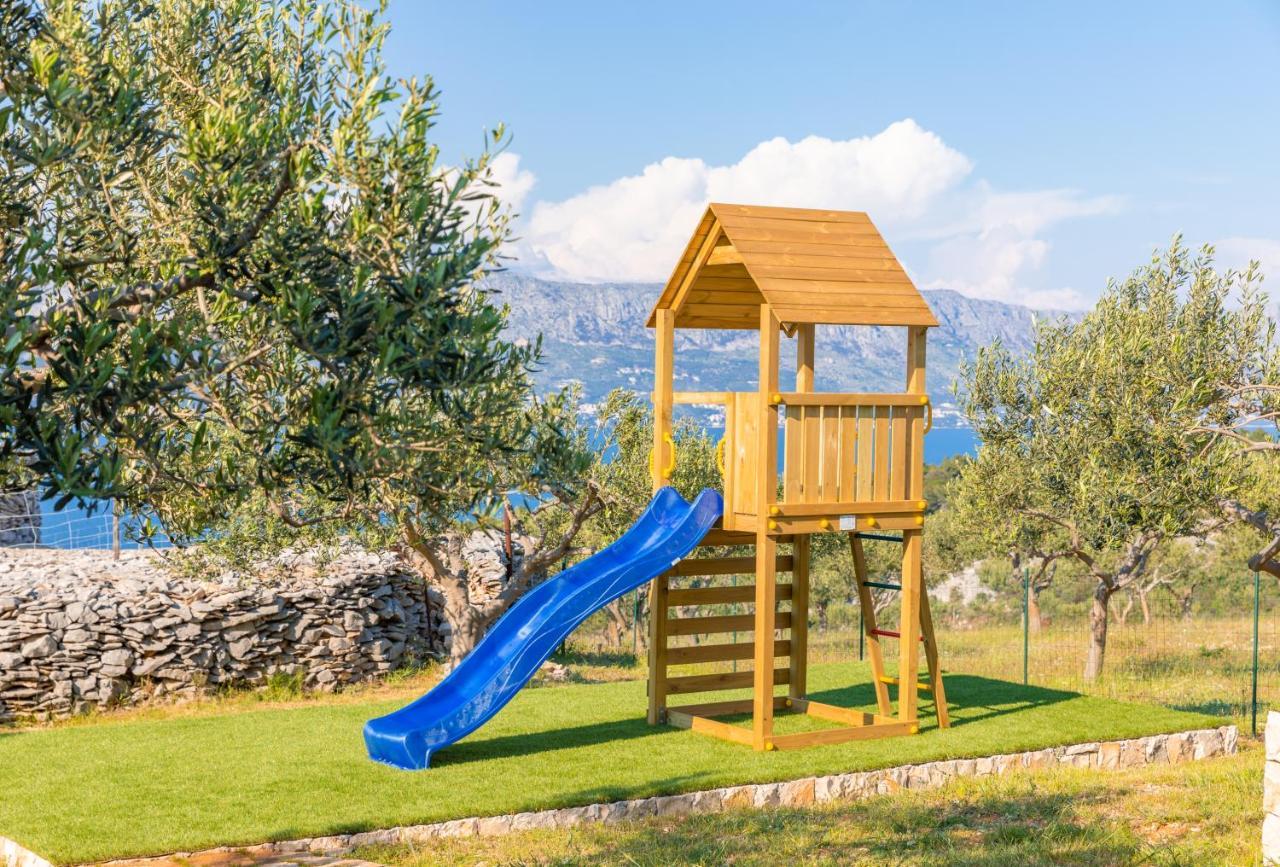 Marina Holiday Home Postira Bagian luar foto